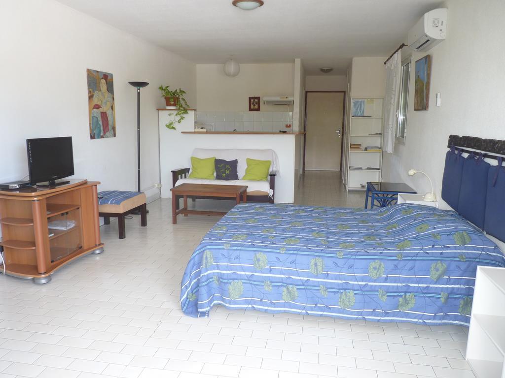 Au Meuble Des Roches Leilighet Saint-Gilles-les Bains Eksteriør bilde