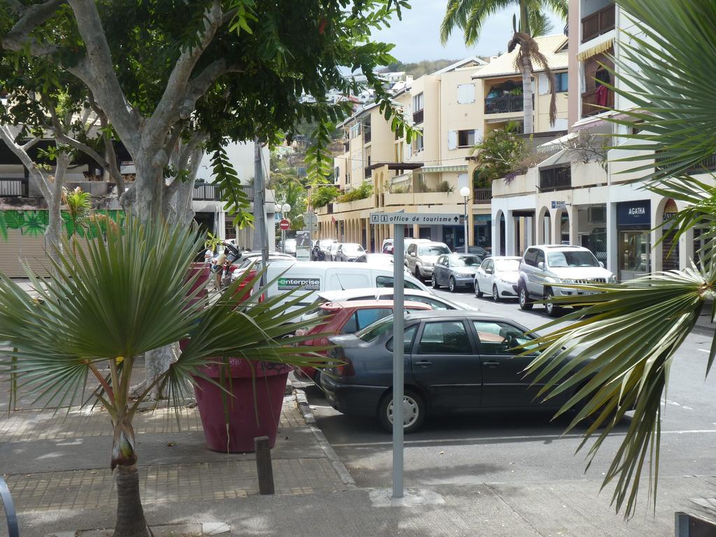 Au Meuble Des Roches Leilighet Saint-Gilles-les Bains Eksteriør bilde